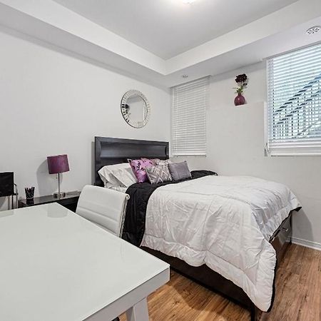Beautiful Townhouse Near Yorkdale Mall, Wilson Subway Leilighet Toronto Eksteriør bilde