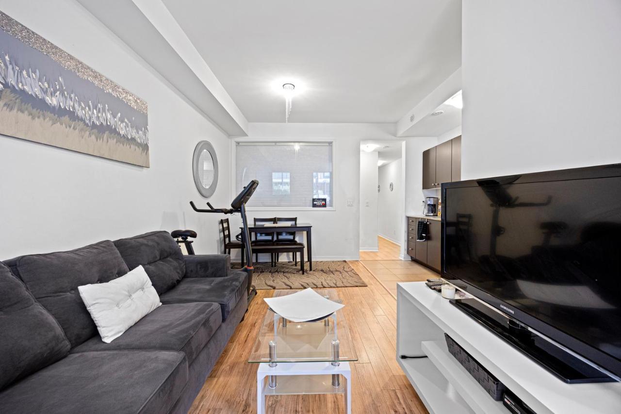 Beautiful Townhouse Near Yorkdale Mall, Wilson Subway Leilighet Toronto Eksteriør bilde