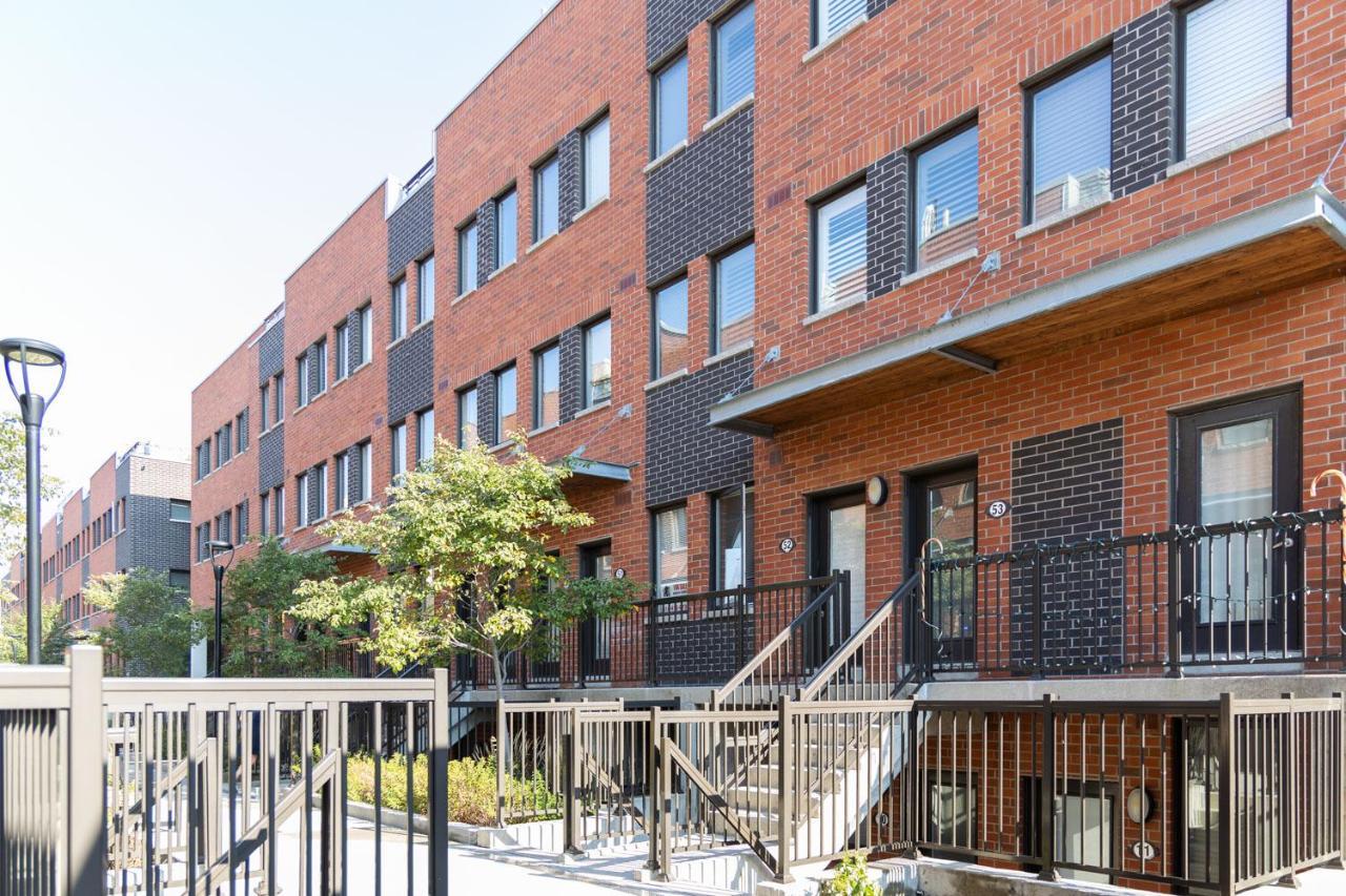 Beautiful Townhouse Near Yorkdale Mall, Wilson Subway Leilighet Toronto Eksteriør bilde