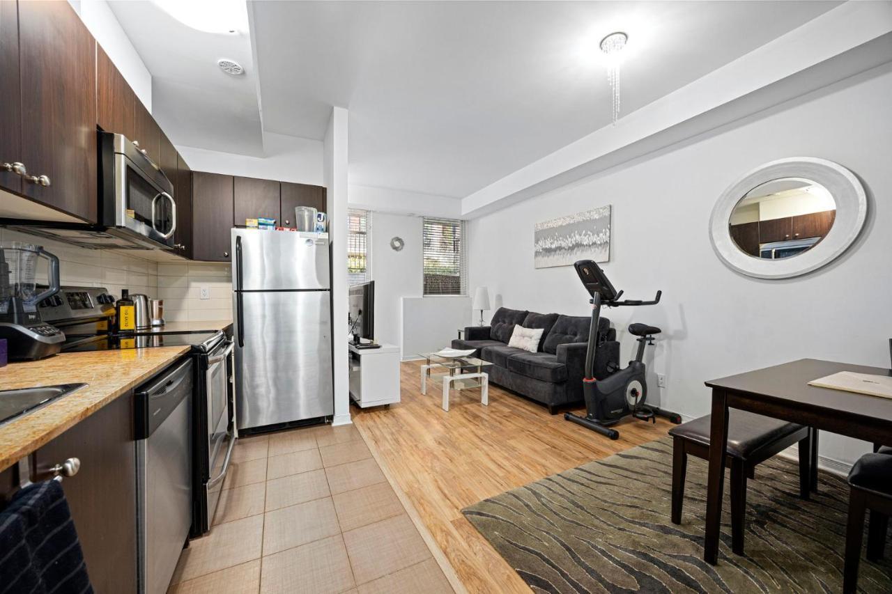 Beautiful Townhouse Near Yorkdale Mall, Wilson Subway Leilighet Toronto Eksteriør bilde