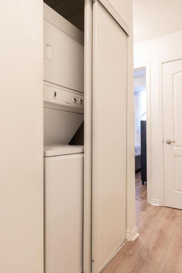 Beautiful Townhouse Near Yorkdale Mall, Wilson Subway Leilighet Toronto Eksteriør bilde
