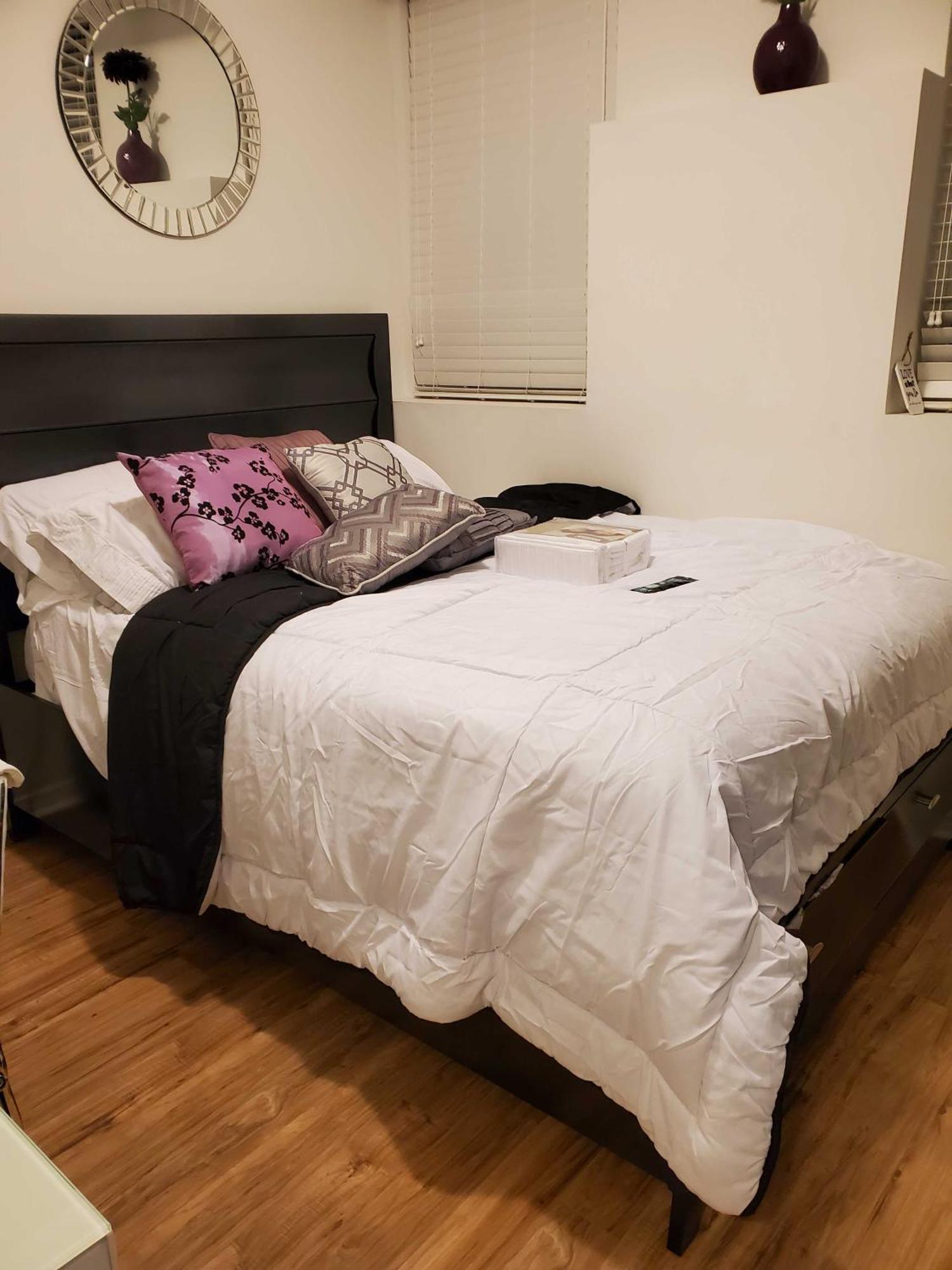 Beautiful Townhouse Near Yorkdale Mall, Wilson Subway Leilighet Toronto Eksteriør bilde