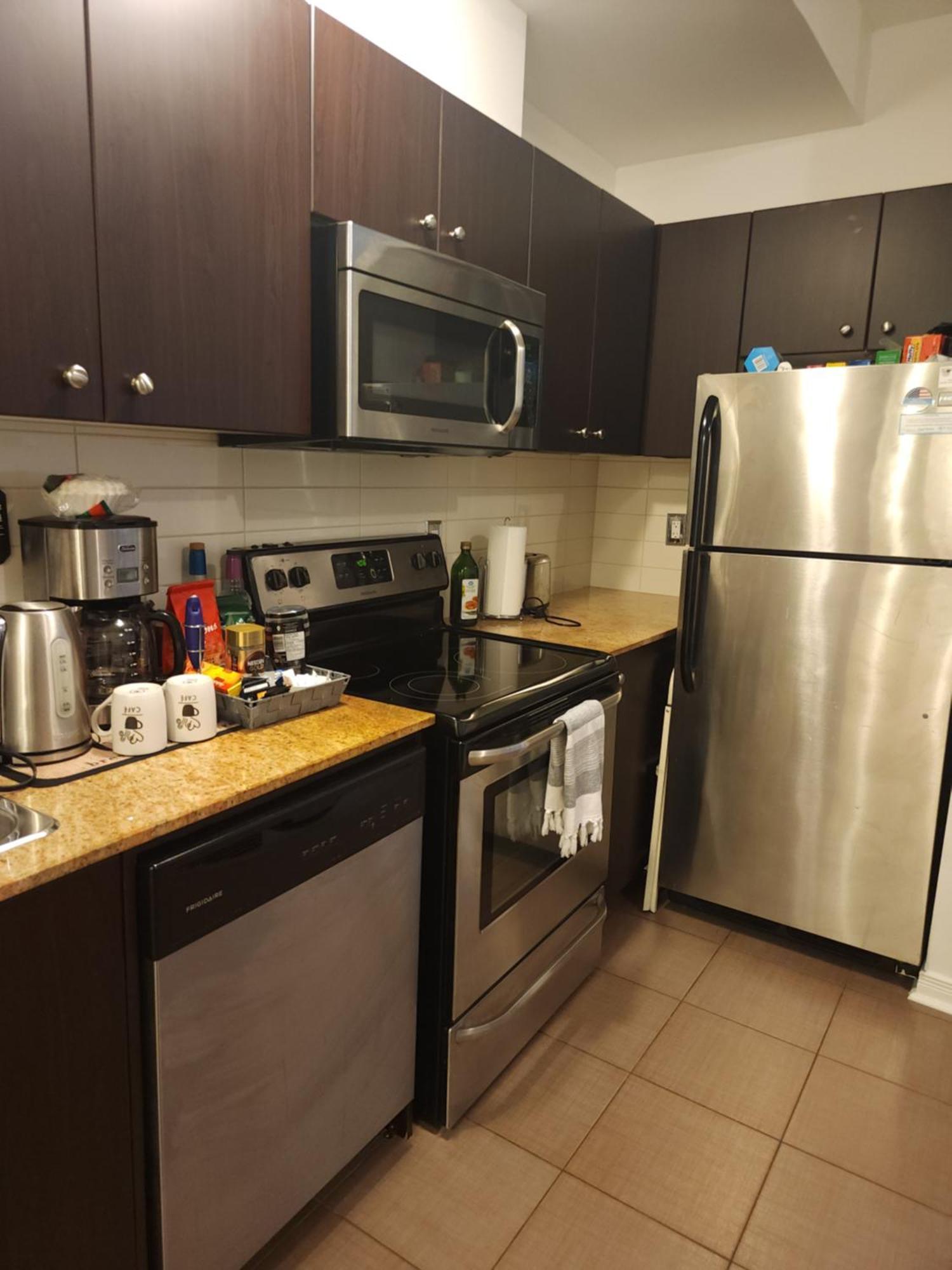 Beautiful Townhouse Near Yorkdale Mall, Wilson Subway Leilighet Toronto Eksteriør bilde