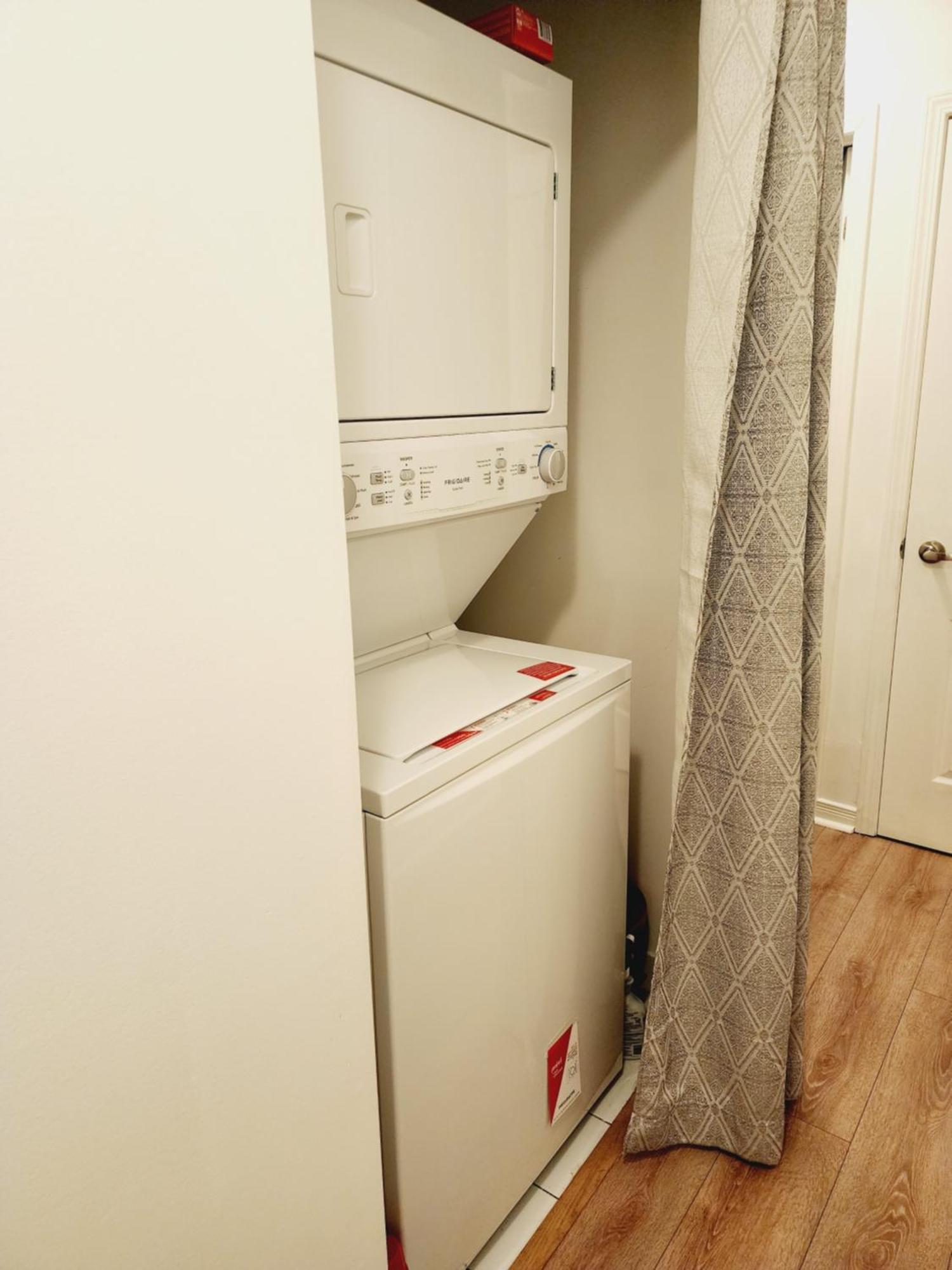 Beautiful Townhouse Near Yorkdale Mall, Wilson Subway Leilighet Toronto Eksteriør bilde