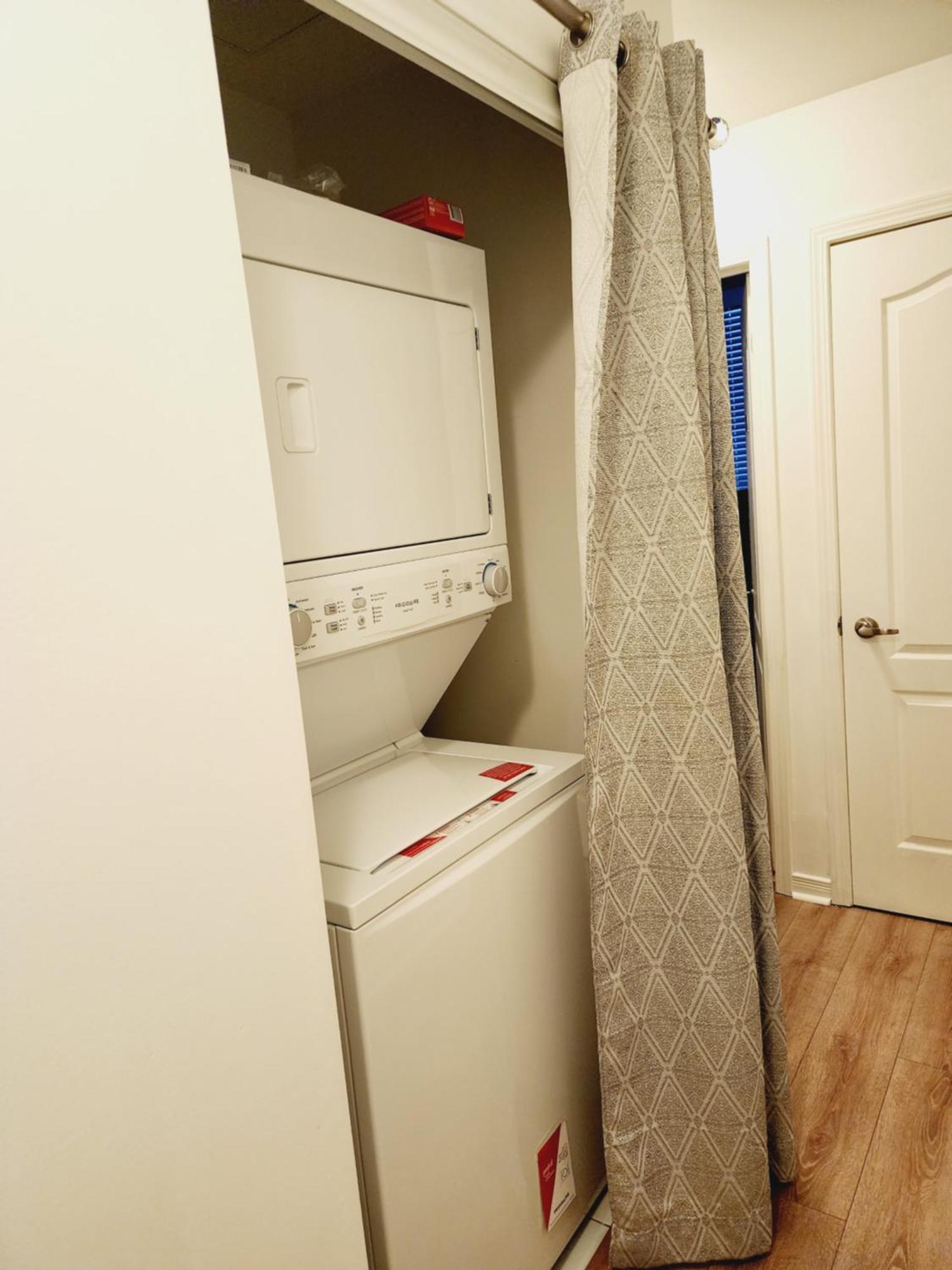 Beautiful Townhouse Near Yorkdale Mall, Wilson Subway Leilighet Toronto Eksteriør bilde