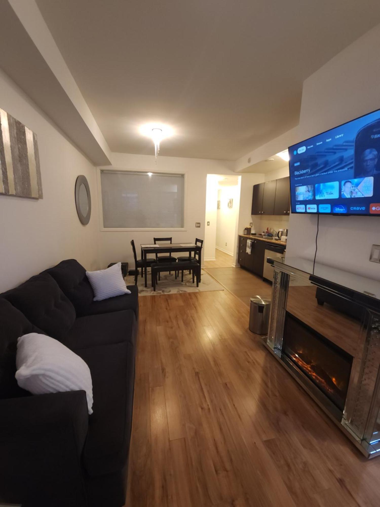 Beautiful Townhouse Near Yorkdale Mall, Wilson Subway Leilighet Toronto Eksteriør bilde