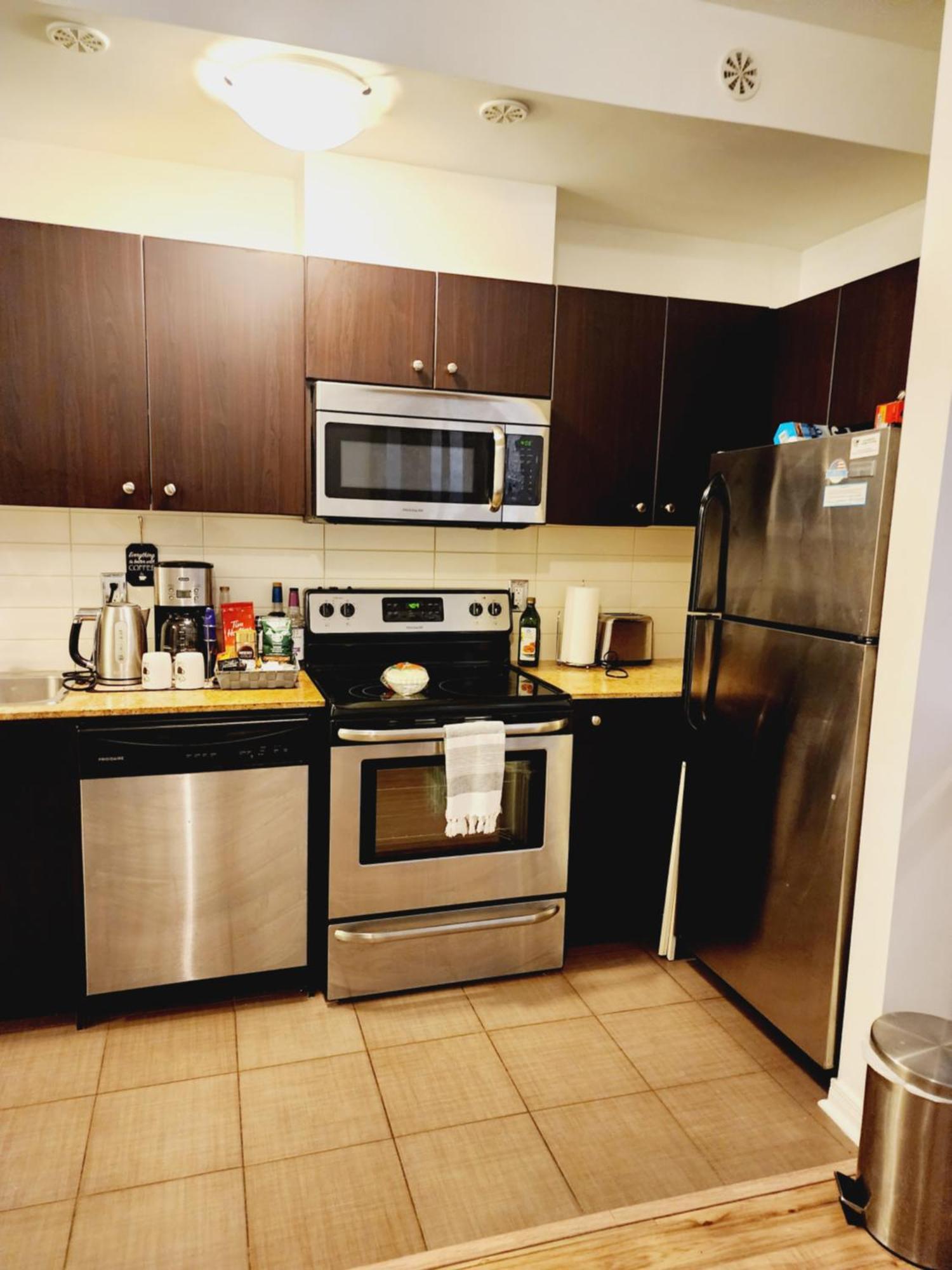 Beautiful Townhouse Near Yorkdale Mall, Wilson Subway Leilighet Toronto Eksteriør bilde