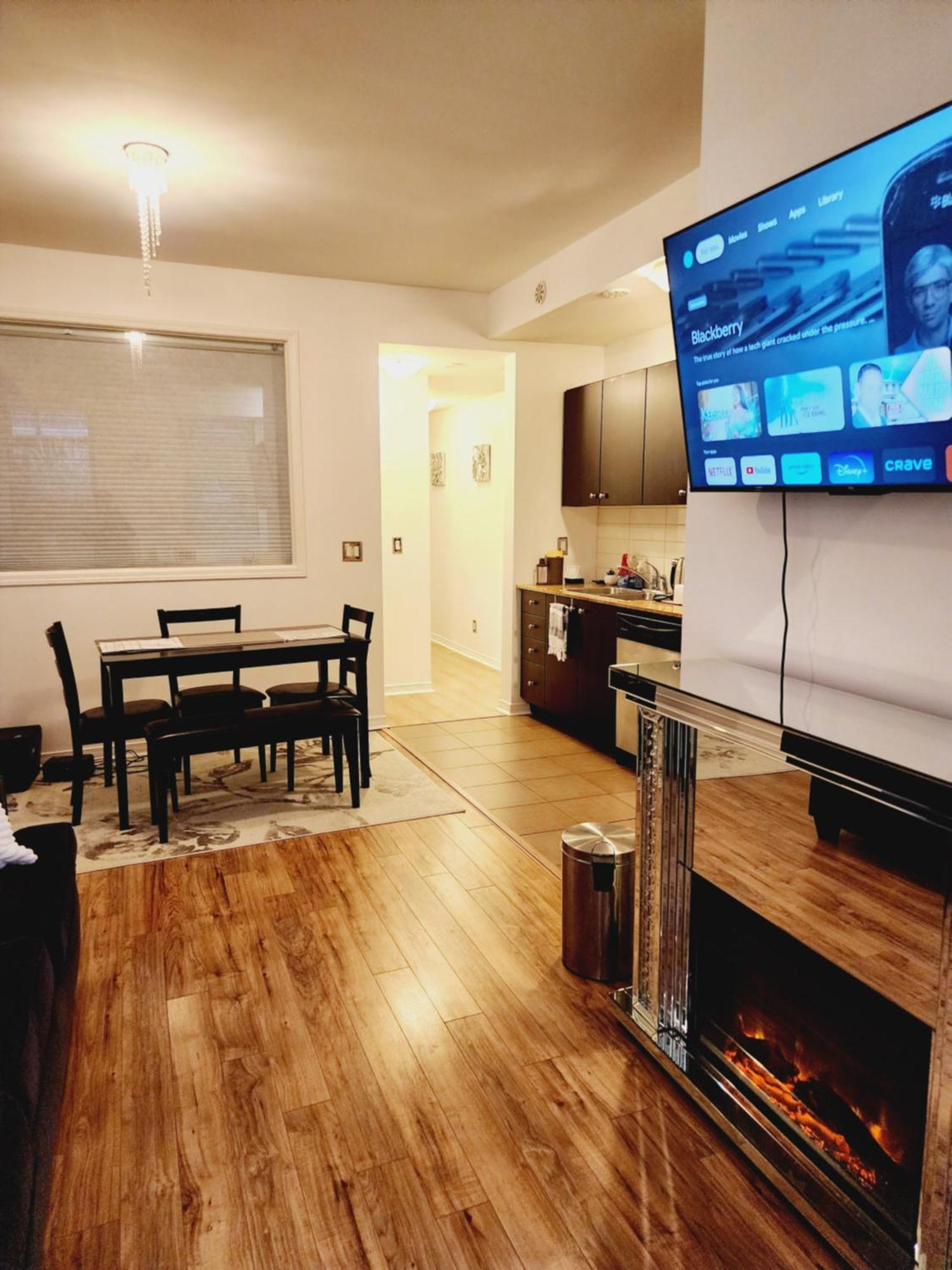 Beautiful Townhouse Near Yorkdale Mall, Wilson Subway Leilighet Toronto Eksteriør bilde
